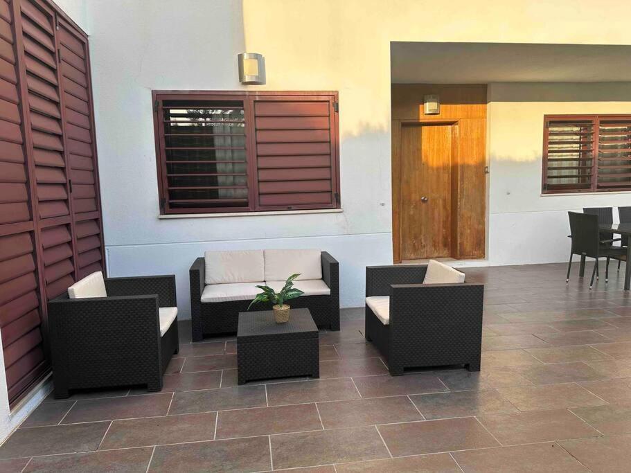 Modern 5-Bedroom Villa With Pool Montequinto Exterior photo
